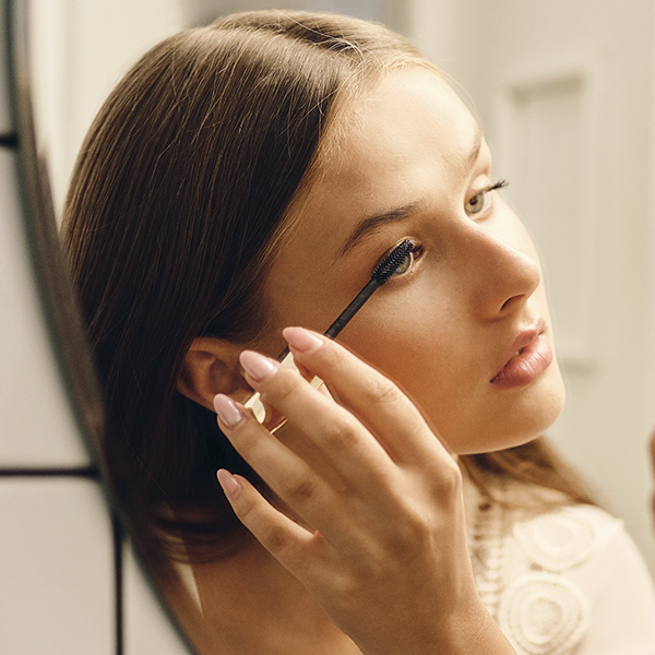 8 BEST WATERPROOF MASCARAS-thumbnail