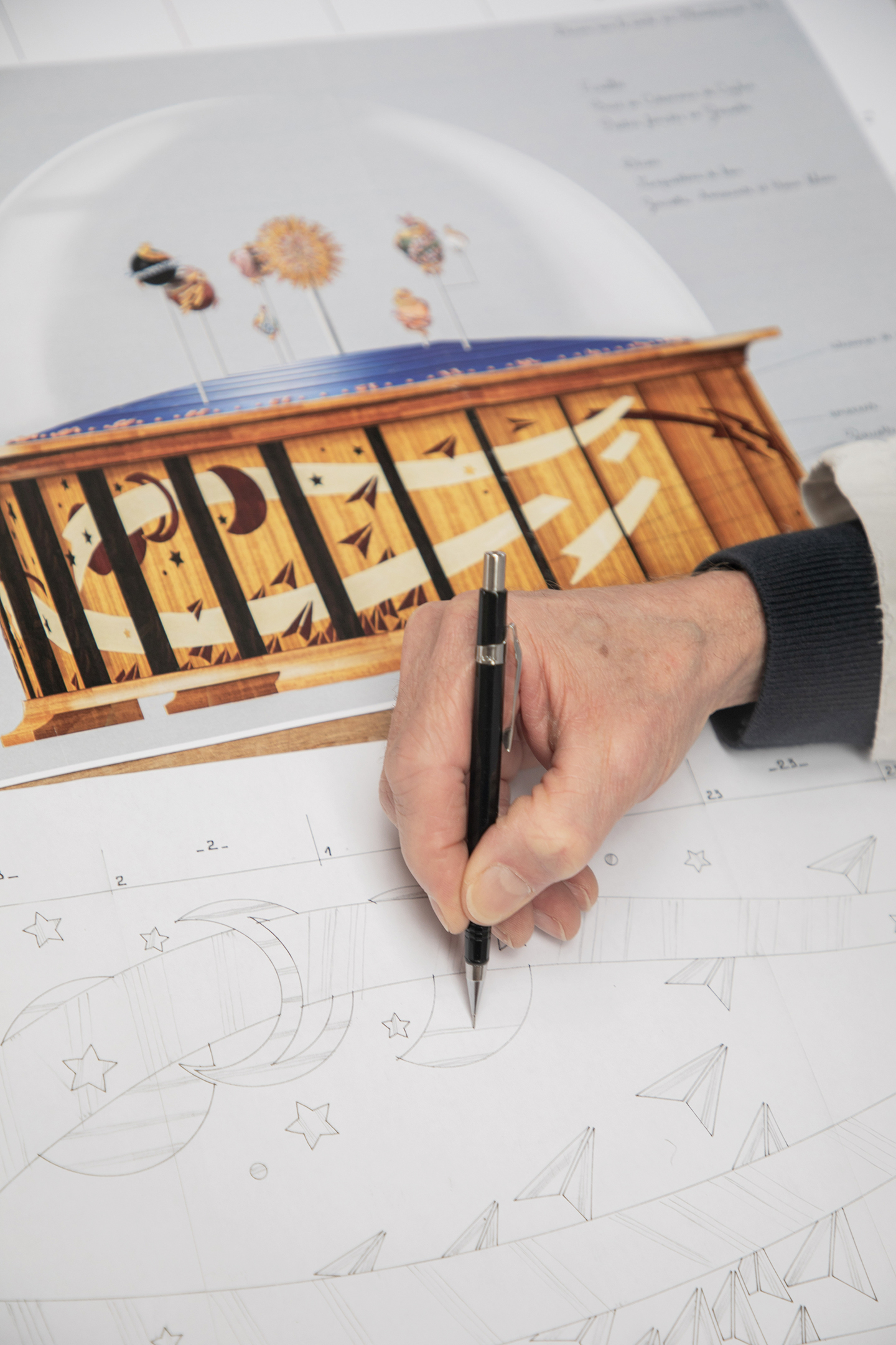 Van Cleef & Arpels Planétarium automaton