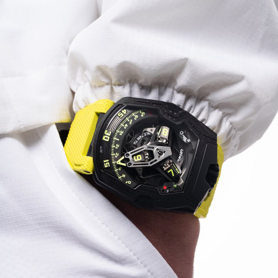 URWERK: UR-230 Black Star