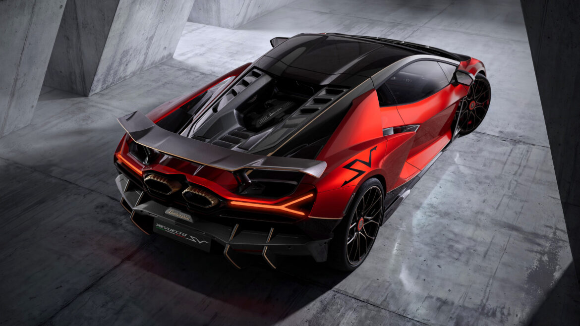 Lamborghini Revuelto SV