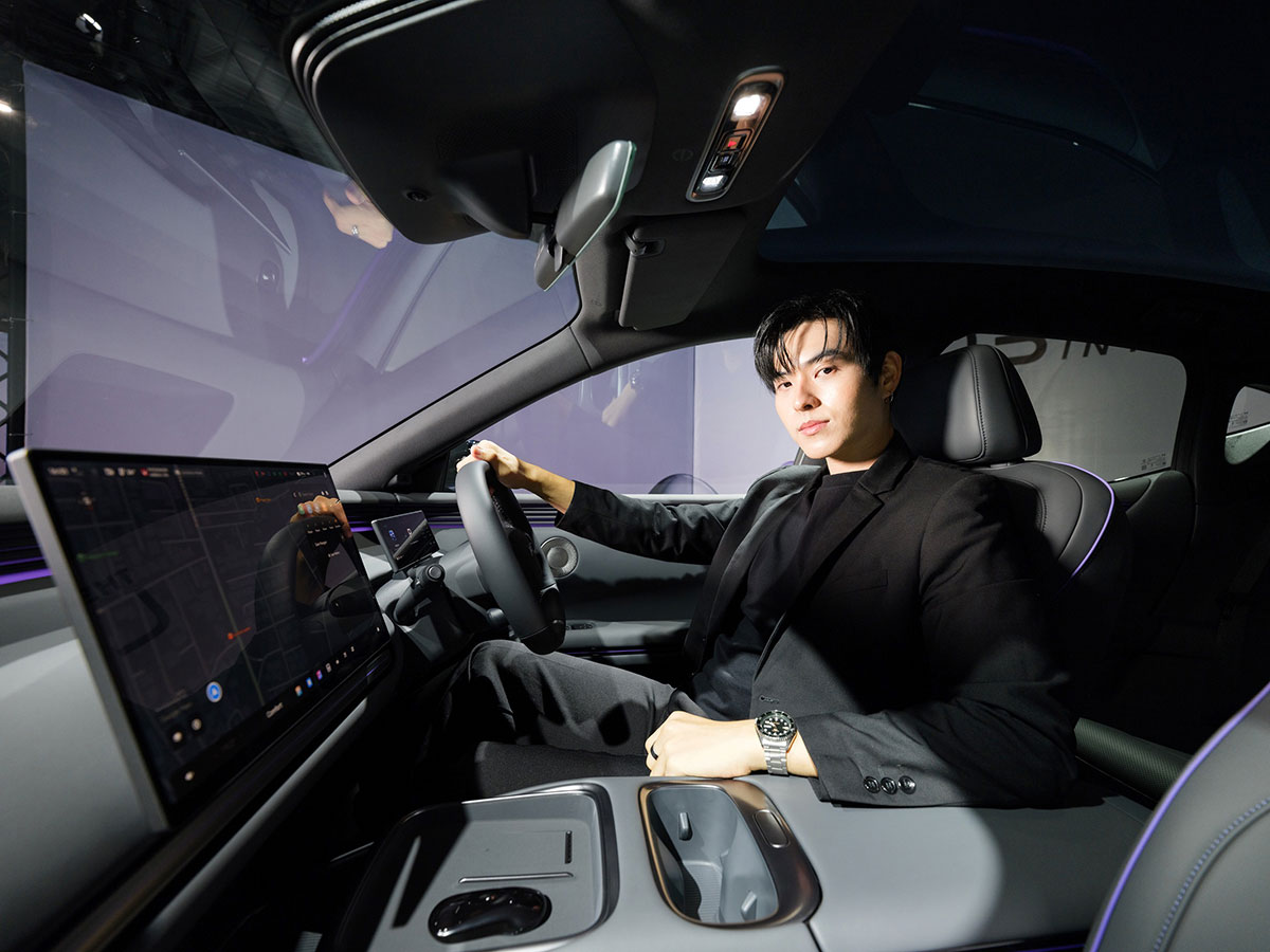 THE NEW L03’ Next-Gen AI SUV